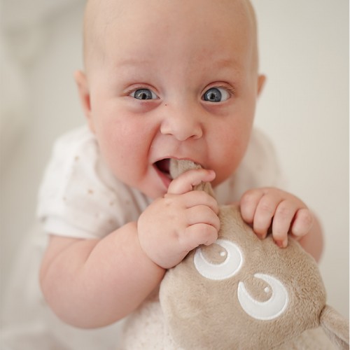 Sweet Dreamers Ewan Deluxe Baby Sleep Soother USB-C - Beige